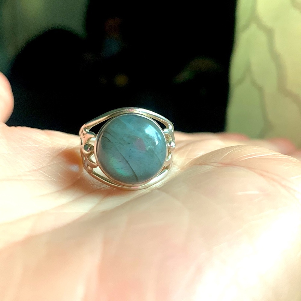 Labradorite Ring - Picture 3 of 3